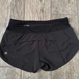 Lululemon Speed Up Short High-Rise 2.5" size 2